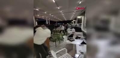 Görüntüler film sahnesinden değil! Kafedeki kavga herkesi şaşırttı