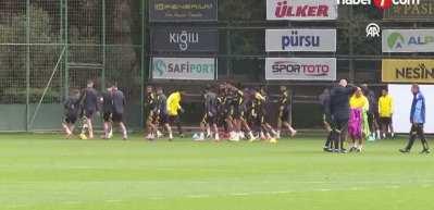 Kadıköy'de liderlik maçı nefesleri kesecek!