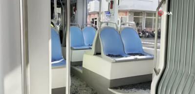 Kocaeli'nde tramvay ile çöp kamyonu çarpıştı: 3 yaralı