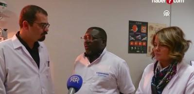 Kongolu doktor Türkiye'de kendisini geliştiriyor!