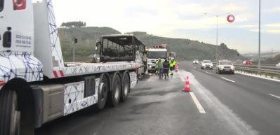 Ortaokul öğrencilerini taşıyan otobüs alevlere teslim oldu