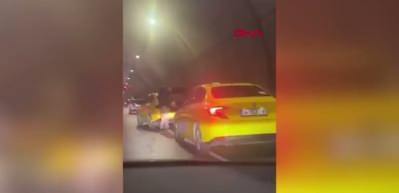 Taksici ile motosiklet sürücüsü kavgasında kan aktı