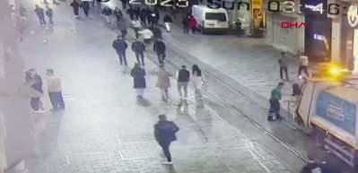 Taksim’de kaldırımda uyuyan kişinin cebinden telefonunu çalan şüpheli tutuklandı