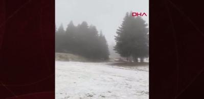 Uludağ'a kar yağdı