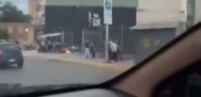 Venezuela lideri Maduro, başkent sokaklarında aracıyla tur atarak "Her şey yolunda" mesajı verdi