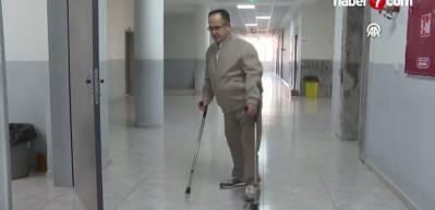 Yanlış iğneyle engelli kalan Veli öğretmen 22 yıldır azmiyle öğrencilerine örnek oluyor