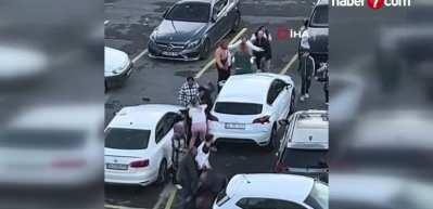 Adliye önü boks ringine döndü: İki aile yumruk yumruğa kavga etti