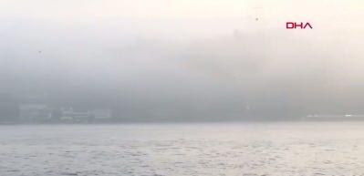 Boğaz trafiğine sis engeli