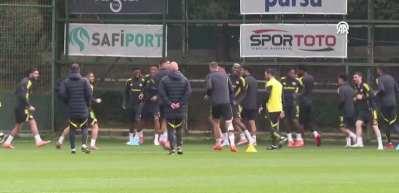 Fenerbahçe'ye ÜLKER yeniden sponsor oldu!