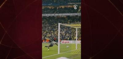 Galatasaray'dan skandal derbi hakemi sonrası zehir zemberek paylaşım!