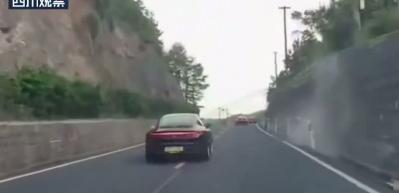 Çin'de motosikletliye çarpan sürücü plakasını değiştirdi