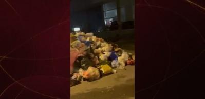 Maltepe'de 3 gündür toplanmayan çöpler dağ gibi oldu vatandaş isyan etti