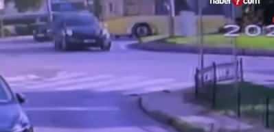 Üsküdar'da feci kaza: İETT otobüsü börekçiye girdi, 4 kişi yaralandı