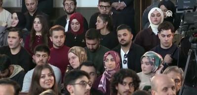 Cumhurbaşkanı Erdoğan, Ahmet Kaya'nın 'Şiire Gazele' par&ccedil;asına eşlik etti