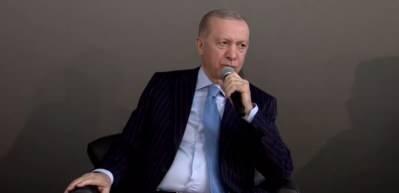 Cumhurbaşkanı Erdoğan: Gen&ccedil;lerimizden bu millet d&uuml;şmanlarına karşı dikkatli olmalarını &ouml;zellikle rica ediyorum