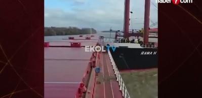 Türk gemisinin duran gemiye çarptığı o anlar kamerada!