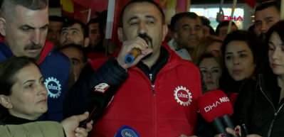 İzmir’de belediye işçileri eylemin ikinci gününde meşalelerle yürüdü