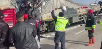 Konya meydana gelen zincirleme trafik kazasında 1 kişi hayatını kaybetti