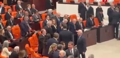 Özgür Özel ve DEM Partililer Devlet Bahçeli ile tokalaştı