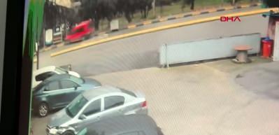 Park halindeki araç hareket etti facia ucuz atlatıldı