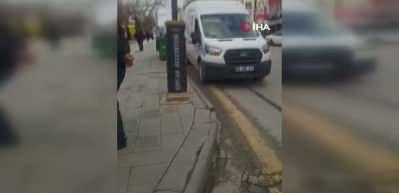 Ankara'da sahipsiz sokak köpeklerini toplayan ekiplere hakaret ettiler