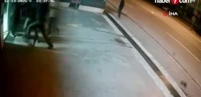 4&rsquo;e karşı 1: Tekme ve yumruklarla saldırdılar, ısırarak kulağını kopardılar