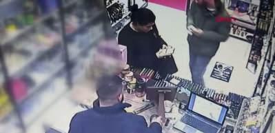 Avcılar'da alışveriş yaptı, 'İBAN'la &ouml;dedim' diyerek ka&ccedil;tı