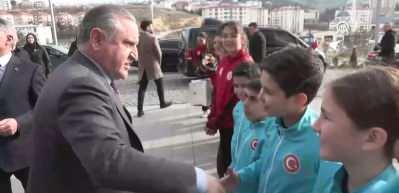 Bakan Bak: T&uuml;rkiye&rsquo;nin d&ouml;rt bir yanında spor tesisleri devrimi var