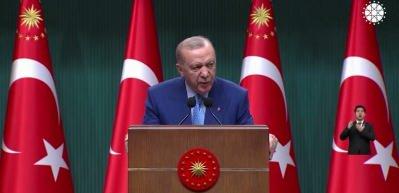 Cumhurbaşkanı Erdoğan: Ana muhalefet Partisi milletvekilinin edep sınırlarını aşan &ccedil;irkin ifadelerini esefle karşılıyoruz