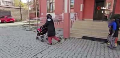 Dilenci yakayı ele verdi, parayı sakladığı yer şaşkına &ccedil;evirdi