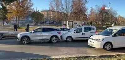 Elazığ'da buzlanma: 6 ara&ccedil; birbirine girdi!