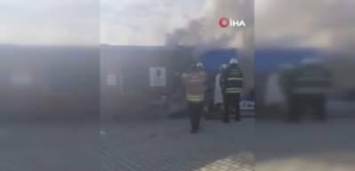 Hatay&rsquo;da depremzede &ccedil;iftin konteyner evi yandı