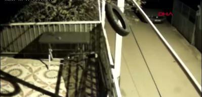 Hatay'daki 4 şiddetindeki depremin şiddetini kameralara yansıdı