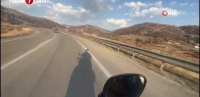 İddia uğruna yola &ccedil;ıktı, motosikleti ile bin kilometreyi aştı