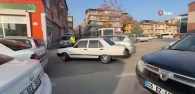 Kırıkkale'de film sahnelerini aratmayacak anlar: Ehliyetsiz s&uuml;r&uuml;c&uuml;n&uuml;n faturası ağır oldu