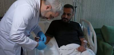 Motosiklet kazasında kopan parmak mikrocerrahi yöntemiyle yeniden dikildi