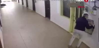 Ofis kiralayıp, duvarı deldiler: 40 bin dolarlık saati &ccedil;aldılar