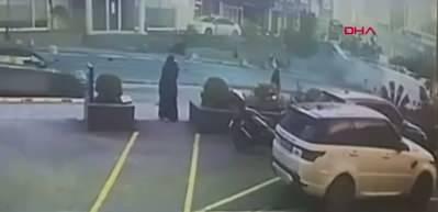 Şişli'de can pazarı! Ters y&ouml;ne giren ara&ccedil; yayaların arasına daldı: &Ouml;l&uuml; ve yaralılar var...