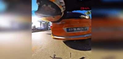 Feci kaza! S&uuml;ratli motosikletin karıştığı kaza kask kamerasında