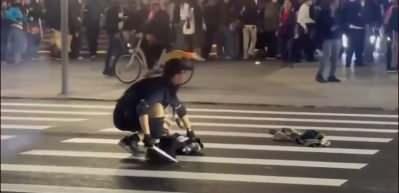 Tayvan'da sis bombası ve bı&ccedil;akla saldırı d&uuml;zenlendi: 2 &ouml;l&uuml;, 7 yaralı