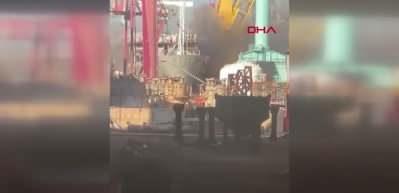 Tuzla'da tersanede gemide yangın 