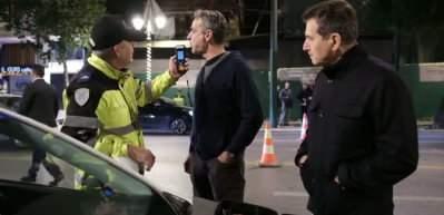 Yunanistan başbakanı Mi&ccedil;otakis uygulamaya takıldı! Alkolmetre kontrol&uuml;ne girdi