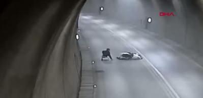 Amasya'da motosiklet s&uuml;r&uuml;c&uuml;s&uuml;n&uuml;n dikkatsizliği kazayla sonu&ccedil;landı