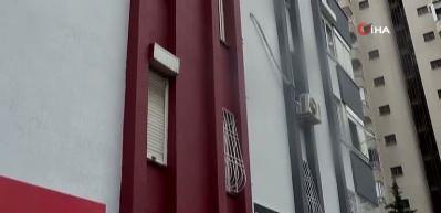 Antalya'da acı tesad&uuml;f! &Ouml;nce oğlu, şimdi de annesi binadan d&uuml;şerek hayatını kaybetti