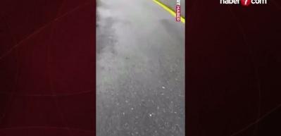 Birleşik Arap Emirlikleri&rsquo;nde şiddetli sağanağın etkisiyle yol &ccedil;&ouml;kt&uuml;!