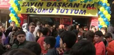 İzmirli d&ouml;nerci, Sadettin Saran&rsquo;a verdiği s&ouml;z&uuml; tuttu