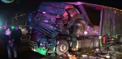 Karadeniz sahil yolunda feci tır kazası