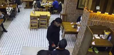 Kayseri'de yabancı turist, garsona verdiği 50 avro bahşişi bir g&uuml;n sonra geri istedi