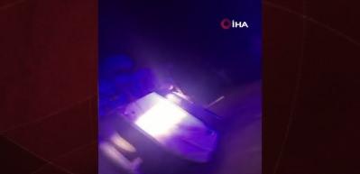 K&ouml;peğe &ccedil;arpmamak i&ccedil;in manevra yapan iş&ccedil;i servisi minib&uuml;s&uuml; devrildi: 16 yaralı