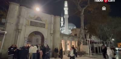 Mukaddes &uuml;&ccedil; aylar, Ey&uuml;psultan Cami'nde dualarla karşılandı